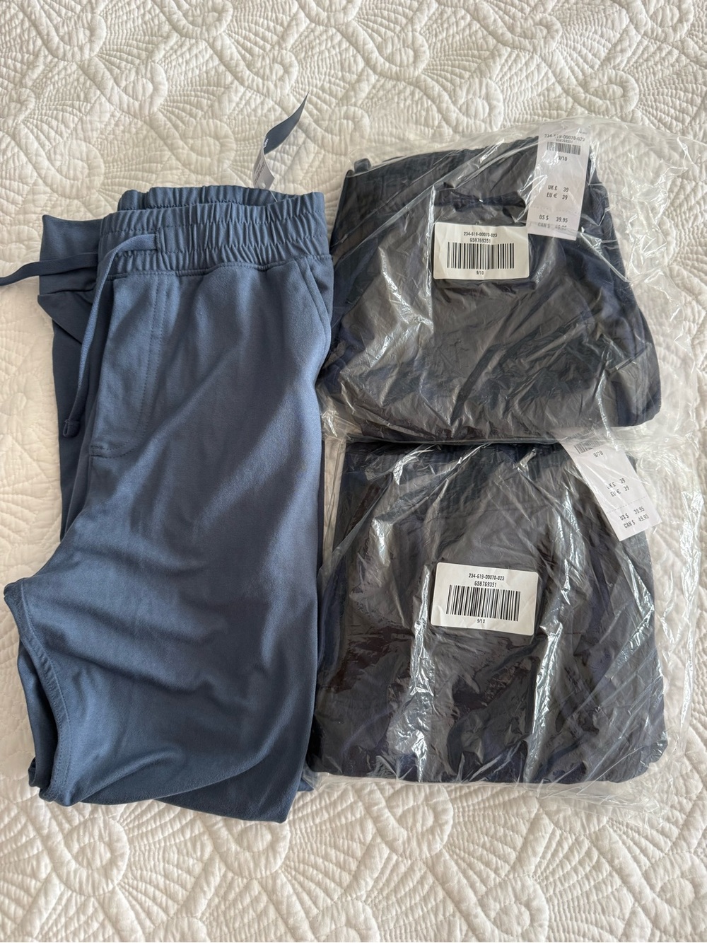 NWT lot of 3 boys Abercrombie joggers size 9/10